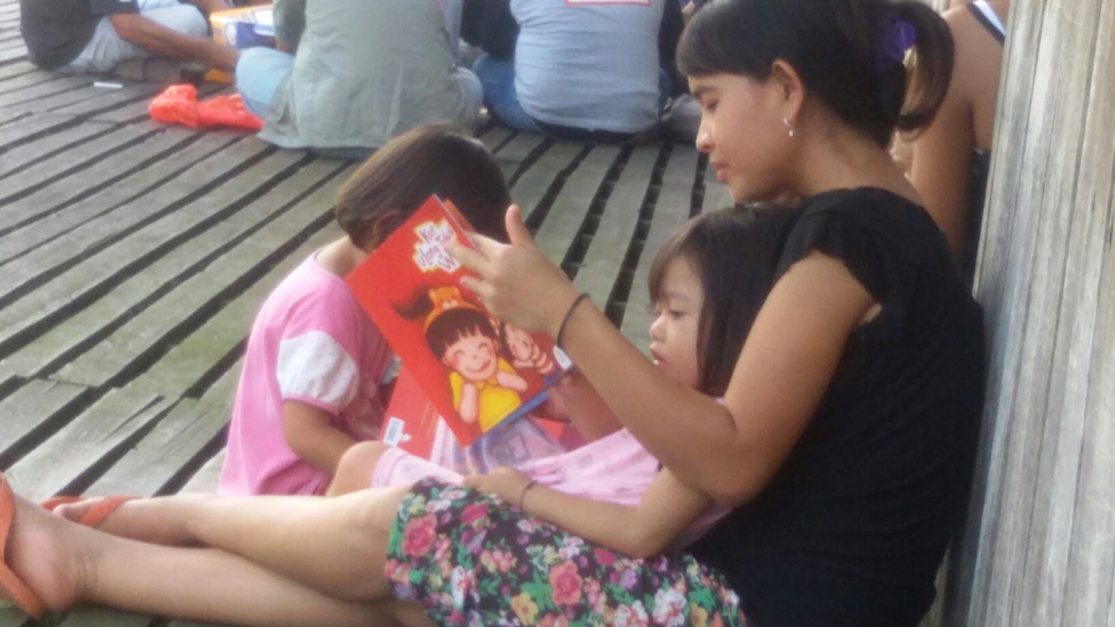 Inilah Manfaat Membacakan Buku untuk Anak ~ A k s a r a k u