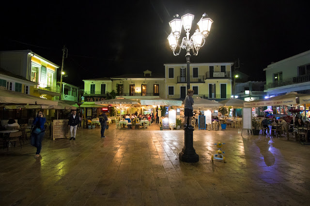 Lefkada città di notte