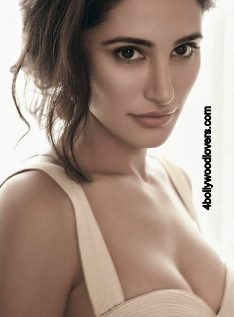 Nargis Fakhri Hot and Sexy Images4