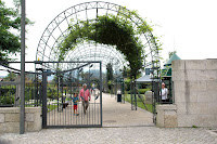 CAFÉ PORTUGAL - Ponte de Lima -O Lixo na Arte dos Jardins