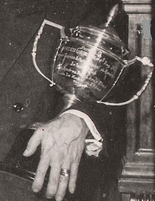 Detalle del trofeo del Match Internacional de Ajedrez Interclubs 1951