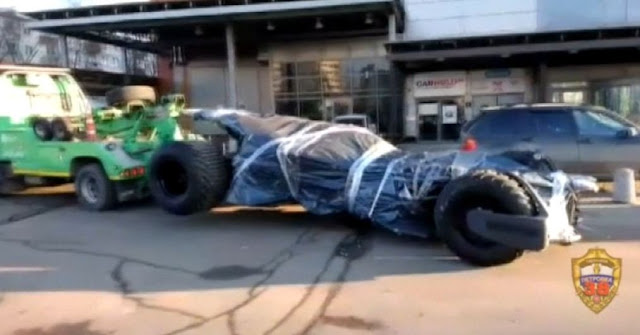 La polizia di Mosca sequestra 'l'auto di Batman'
