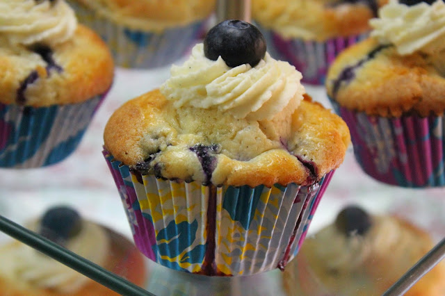 blueberry muffins rezept, cupcakes rezept, cupcakes rezepte, törtchen törtchen, blaubeer muffins, blaubeer cupcakes, rezept