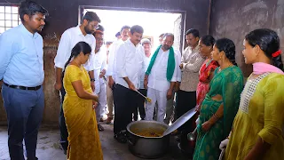 బాలికల ఆశ్రమ పాఠశాలను సందర్శించిన మంత్రి పొంగులేటి.