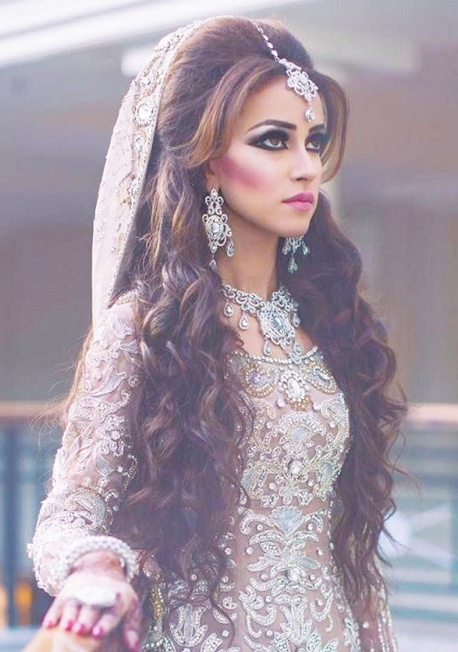 50+ Bridal Hairstyles For Indian Brides This Wedding Season - WeddingWire