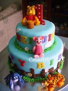 Ide unik kue ulang tahun pertama anak tema winie the pooh