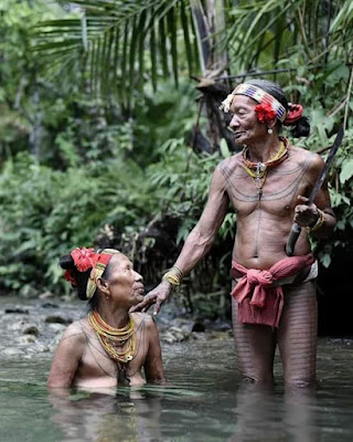 Suku Mentawai di Sumatra