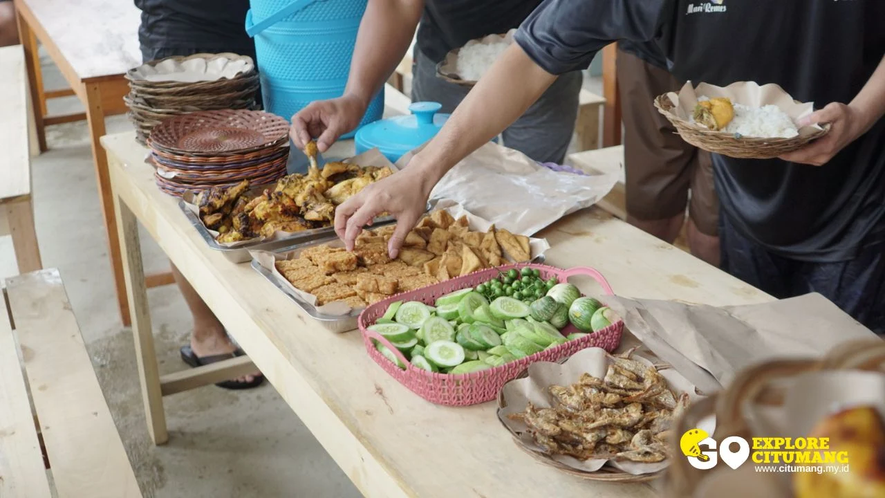 paket tambahan menu makan siang setelah body rafting di Citumang Pangandaran menu makan siang di citumang