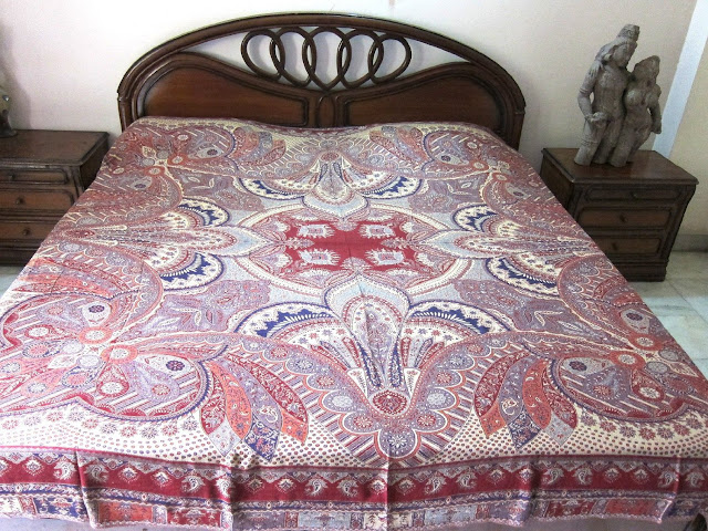 https://www.houzz.com/photos/bedding/seller--era_chandok