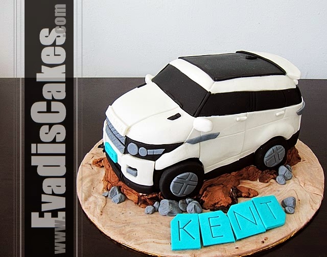 Side view picture of Range Rover sculpture cake