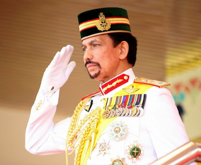 syahrini dan sultan brunei. Sultan Hasanal Bolkiah