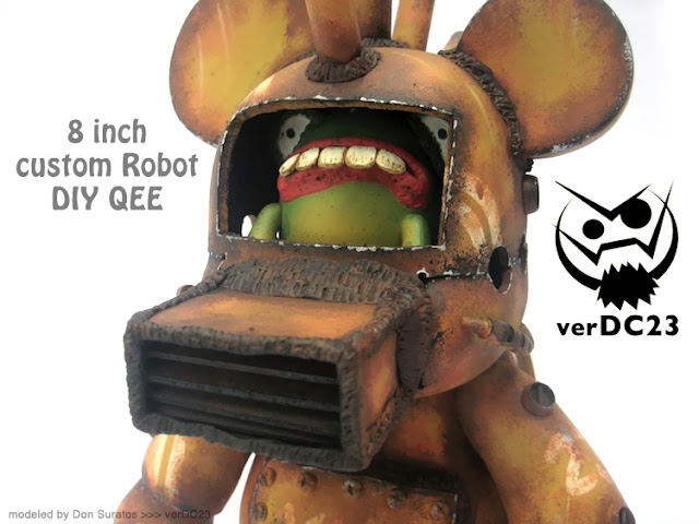 custom robot vinyl toy