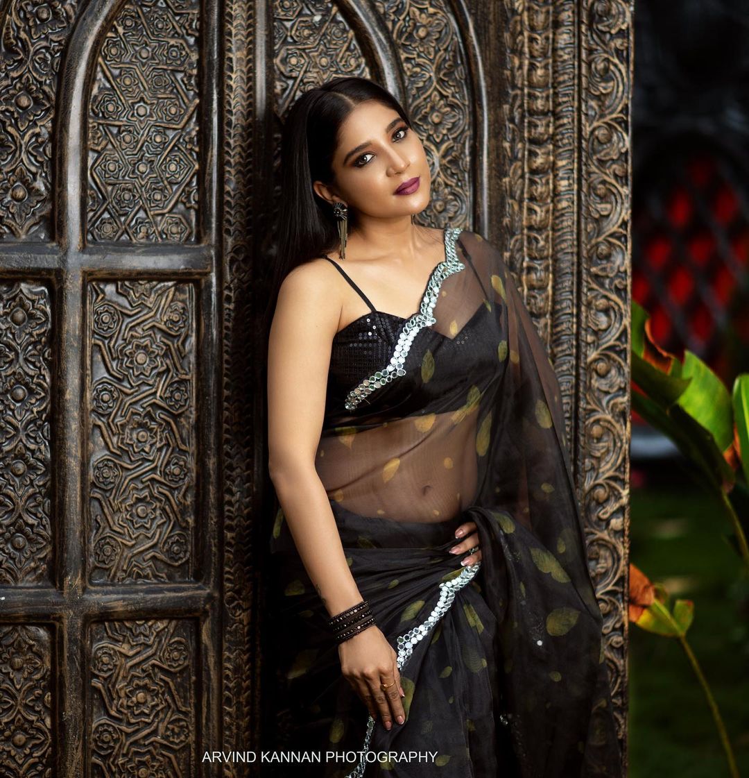 Actress Sakshi Agarwal Latest Hot Photoshoot in Black Saree