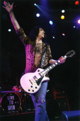 Booklet (back): One Live KISS / Paul Stanley