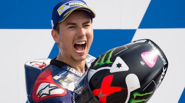 Lorenzo Bidik Kemenangan di Balapan Kandang Yamaha