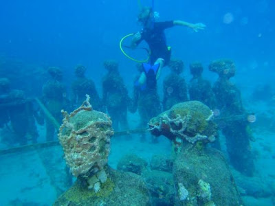 Museum Patung Bawah Laut Yang Mengagumkan [ www.BlogApaAja.com ]