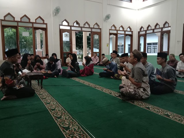 Membersamai SKI Khotmil Qur'an, SMA Negeri 3 Salatiga Mengadakan Taraweh Silaturahim