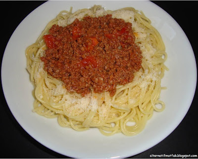 bolonez soslu spagetti makarna 2