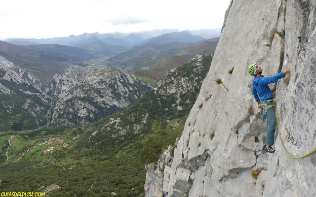 Fernando Calvo Guia de alta montaña UIAGM en Picos de Europa, escaladas guiadas