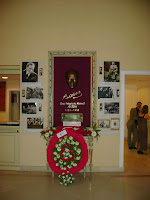 Wreath at monument to Atatürk