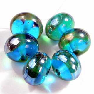 www.pandahall.com/wholesale-glass-beads/208.html