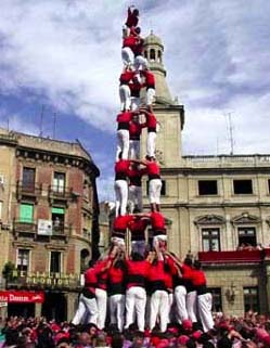 Resultat d'imatges per a castellers imagenes