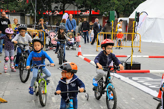 circuito infantil de ciclismo sobre seguridad vial organizado en Herriko Plaza