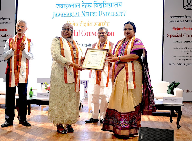 தான்சானியாவின் முதல் பெண் அதிபரான டாக்டர் சமியா சுலுஹு ஹசனுக்கு ஜவஹர்லால் நேரு பல்கலைக்கழகம் கௌரவ டாக்டர் பட்டம் வழங்கியது / Jawaharlal Nehru University confers honorary doctorate on Tanzania's first female president, Dr. Samia Suluhu Hasan