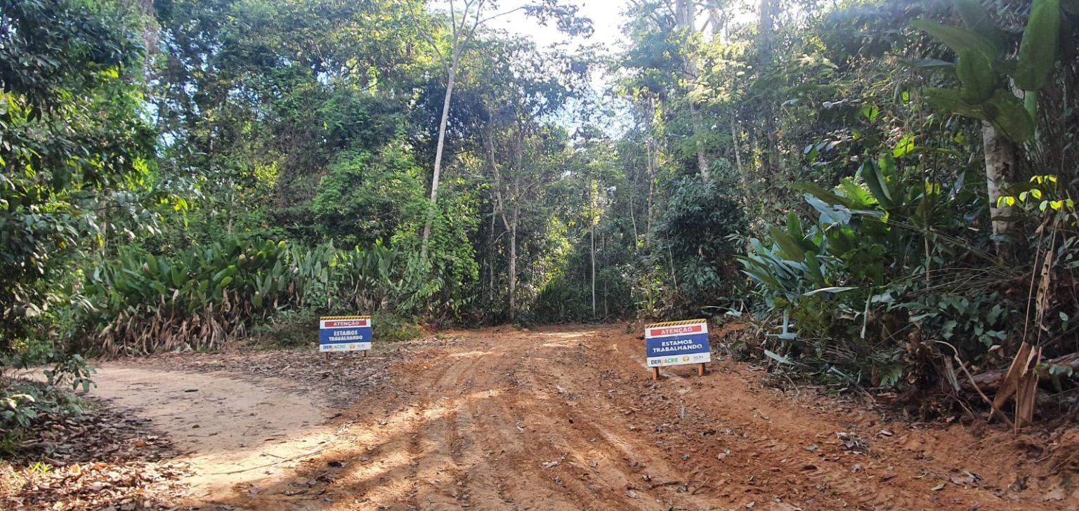  Deracre realiza melhorias no Ramal Sacada, em Rio Branco