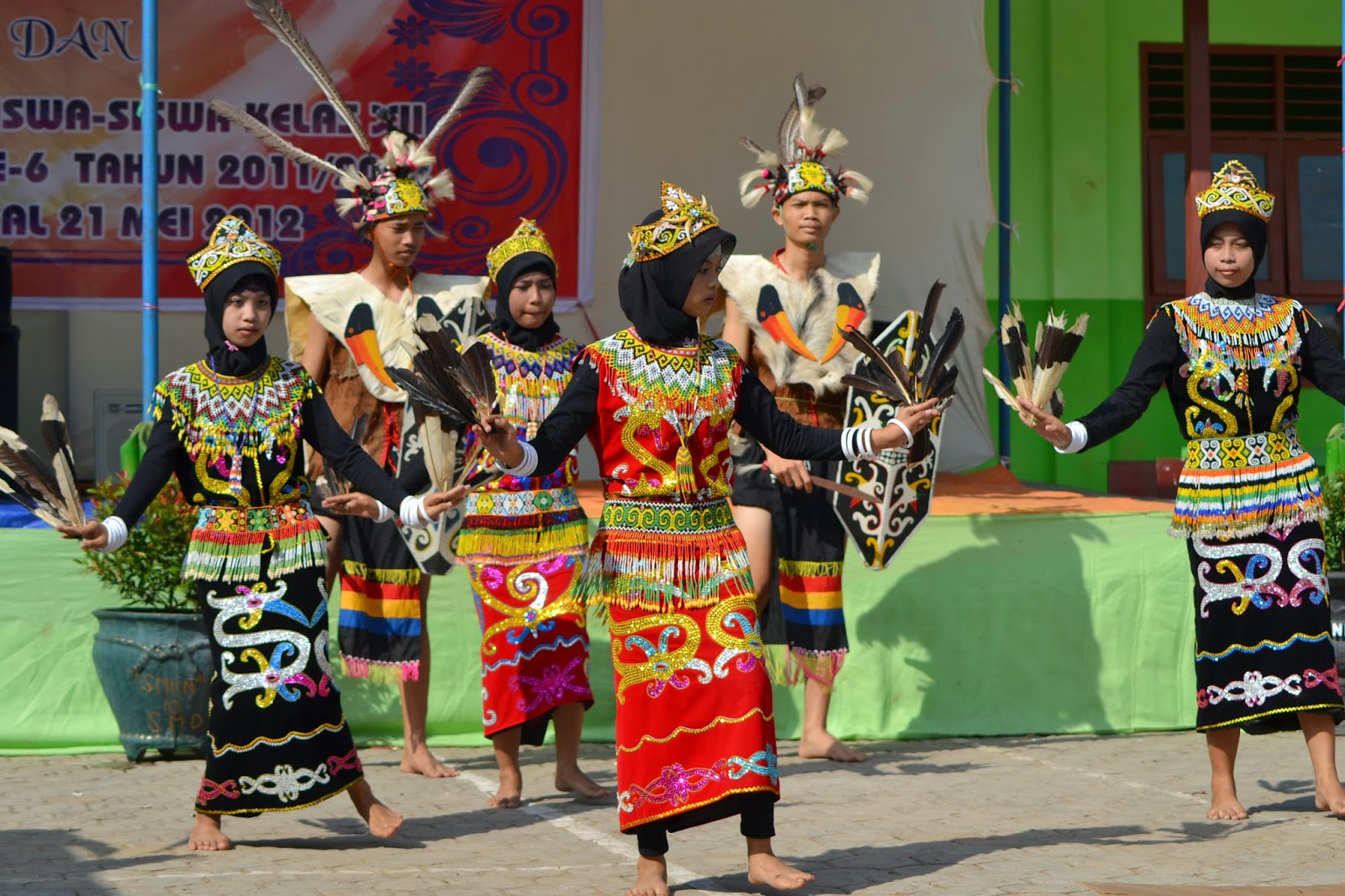 Contoh Fungsi Musik Tradisional Sebagai Sarana Upacara Adat