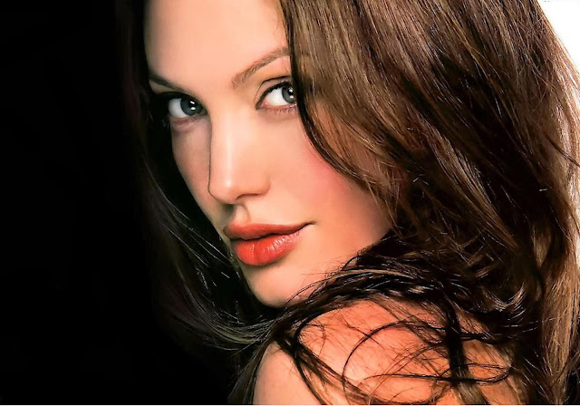 Angelina Jolie HD Wallpaper