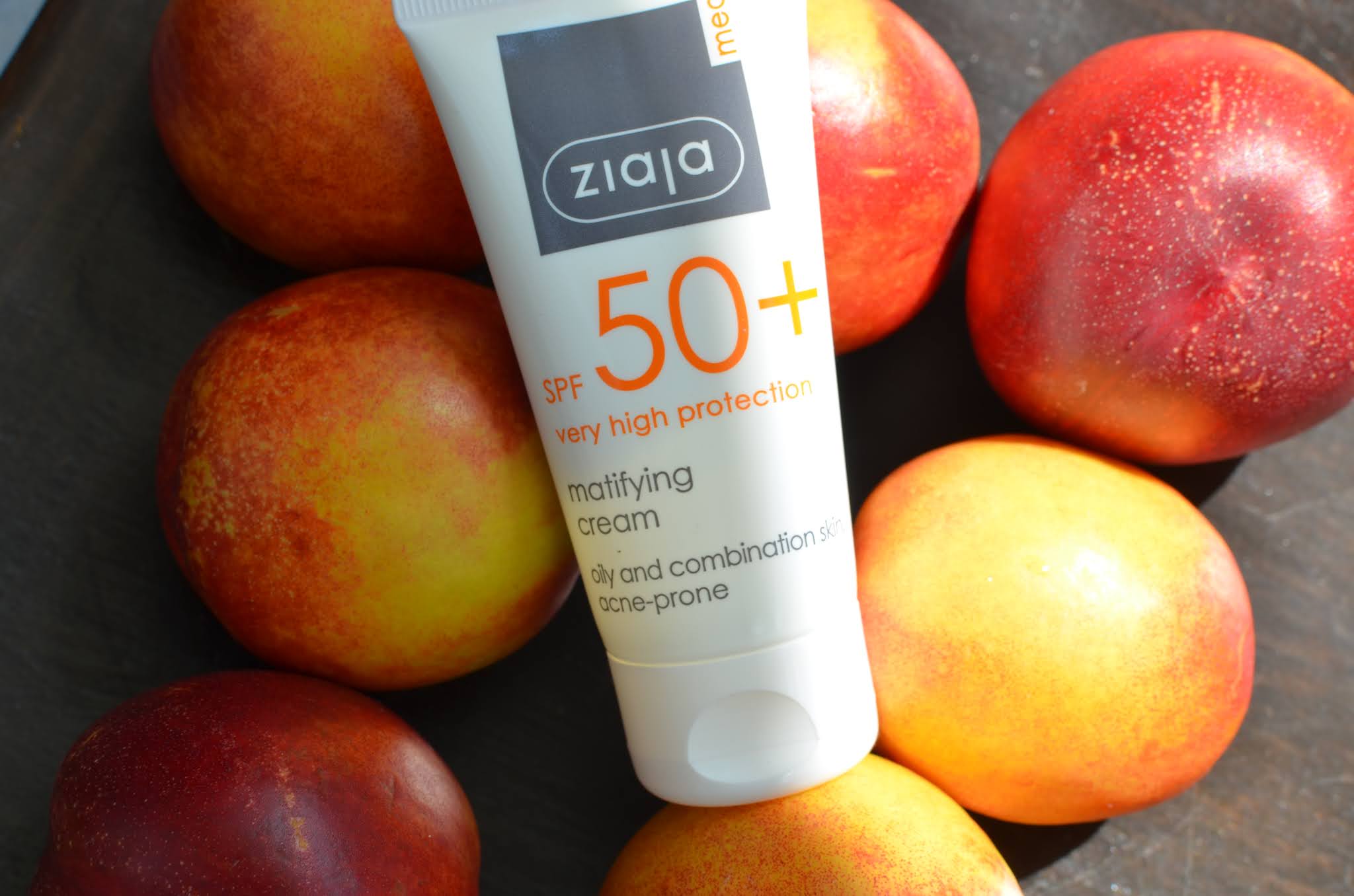 Ziaja Med Protecting UVA + UVB сонцезахисний матуючий крем для обличчя SPF 50+