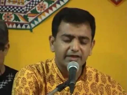 मैं गिरधर के घर जाऊं लिरिक्स Me To Girdhar Ke Ghar Jau Lyrics Meera Bhajan मीरा कृष्ण भजन हिंदी