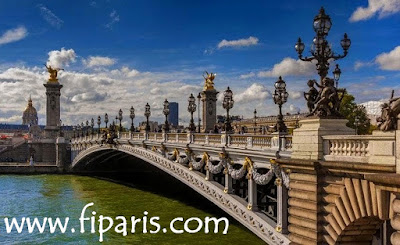 في باريس لخدمات السياحة وتأجير السيارات في باريس fi paris