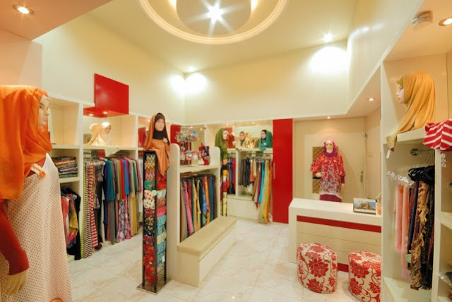 interior toko baju wanita