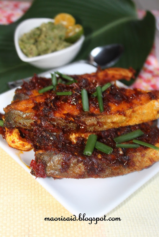 Mori's Kitchen: Bawal Emas Goreng Bersambal