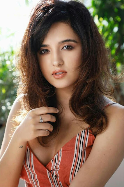 Shirley Setia HD Wallpaper