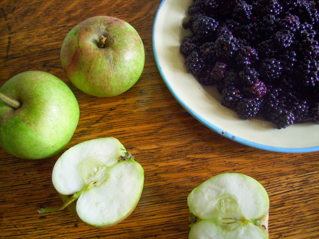 Apple and Blackberry Crumble Recipe