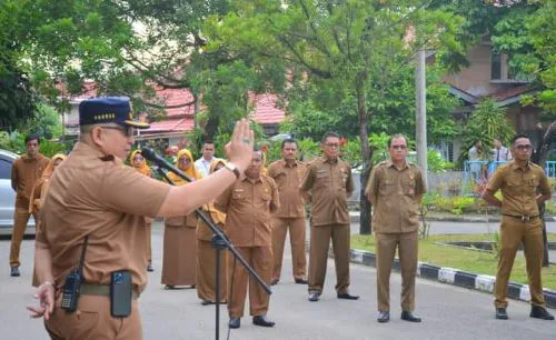 Pimpin Apel di Disdikbud, Sekda Andree Algamar Harapkan ASN Dukung Pemko Raih SAKIP "A"