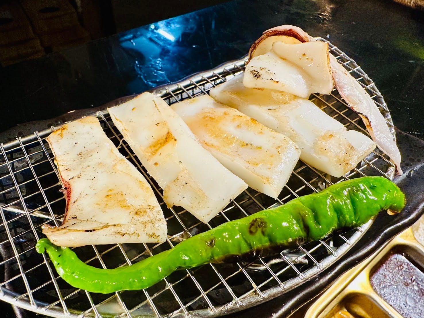 新竹東區餐廳推薦！東門市場評價不錯的燒肉店，代烤服務，牛舌、和牛、生蠔、海鮮