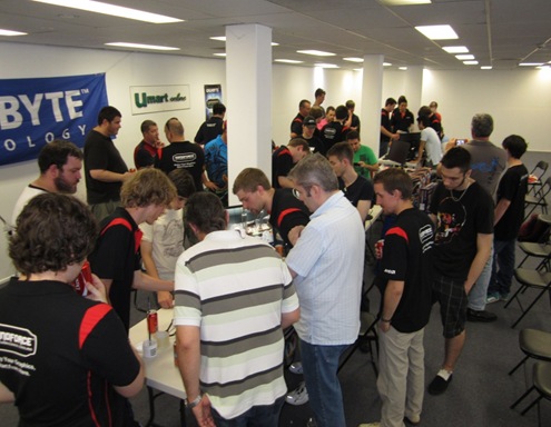 4558_2_7_8ghz_amd_ln2_overclocking_at_gigabyte_extreme_oc_workshop_full