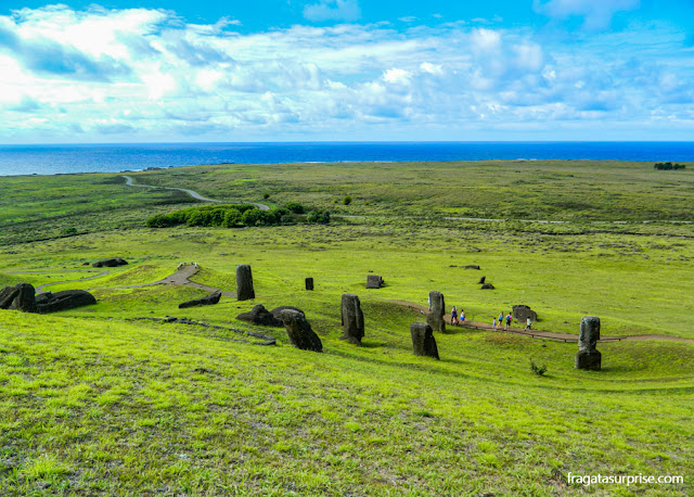 Visita ao Vulcão Rano Raraku, a fábrica de moais