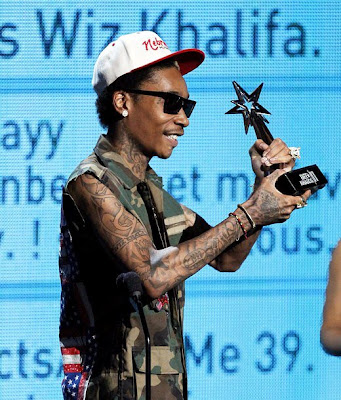 wiz khalifa award.