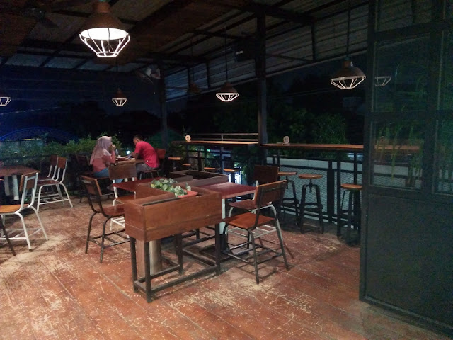 Prague coffee and eatery madiun