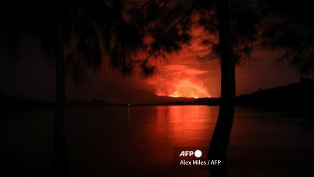 Langit Dipenuhi Asap Warna Merah Akibat Letusan Gunung berapi Nyiragongo
