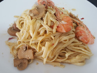 pasta, linguine, pesto, ingredients, mushrooms, olive oil, instant, cook, prawn, shrimp, quick