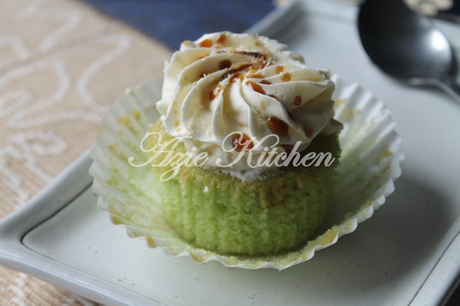 Cupcake Pandan Gula Melaka Yang Sangat Sedap - Azie Kitchen