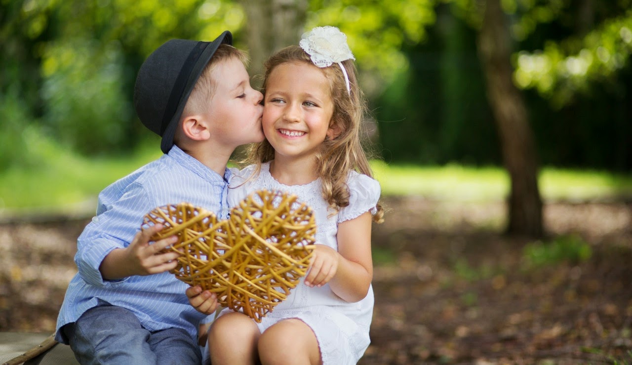 Koleksi Gambar Wallpaper Lucu Bayi Bayi Berciuman Romantis Banget