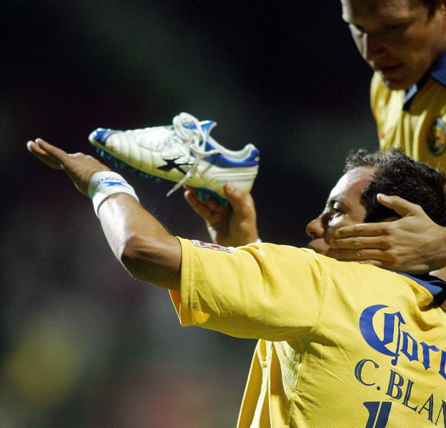 Fotos de Cuauhtémoc Blanco, la nueva leyenda del futbol mexicano | Ximinia