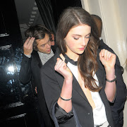 Harry Styles sale con una chica! Se llama Millie Brady.